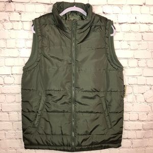 NWT NEW Quilted vest - men’s WARM medium GREEN
